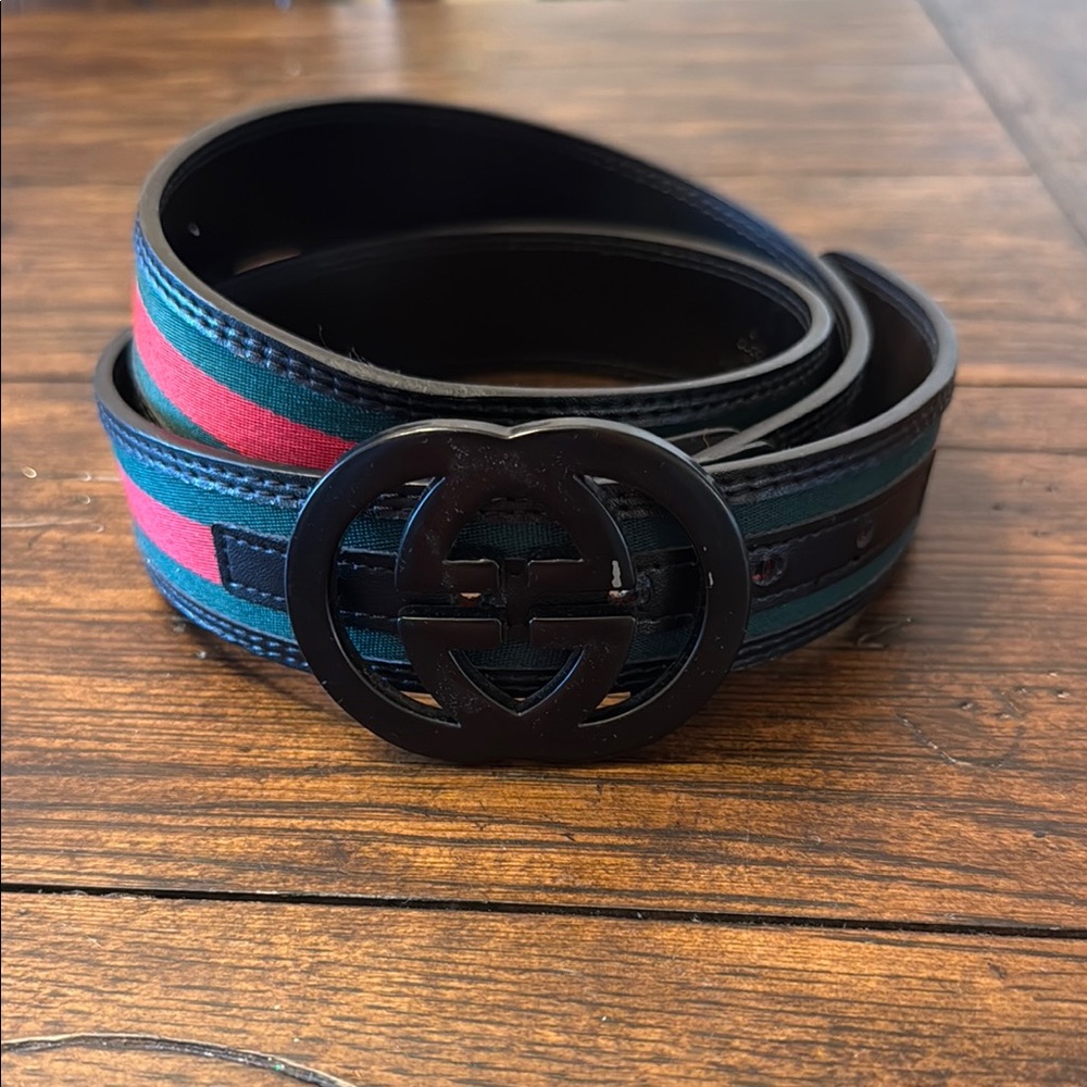 Gucci Black and Green Belt with Modern Design